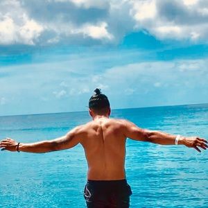 Meet your Posher, Roman